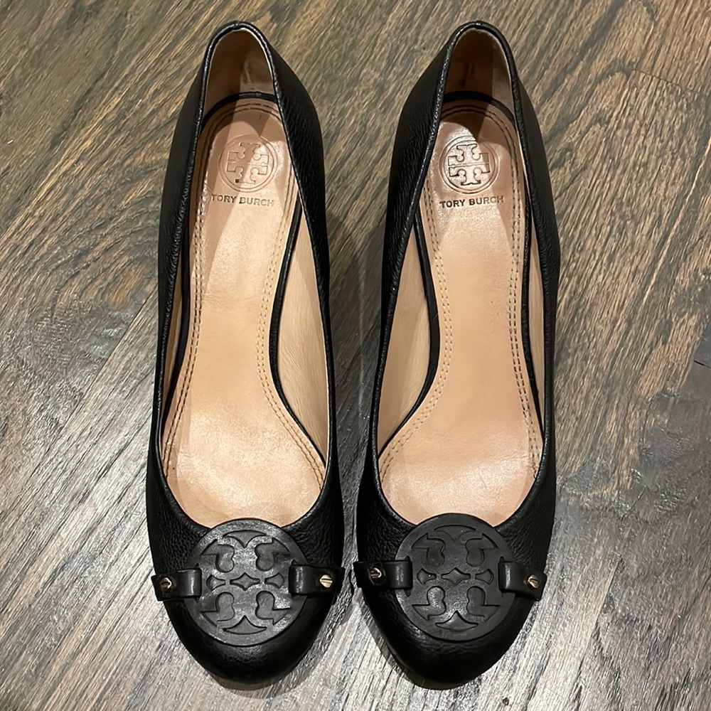 Tory Burch Black Wedges Size 8.5M